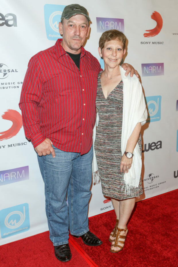 Swamp People's Star Troy Landry's Wife, Bernita Laundry!