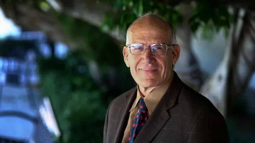 How Old Is Victor Davis Hanson's Wife? Unraveling The Mystery