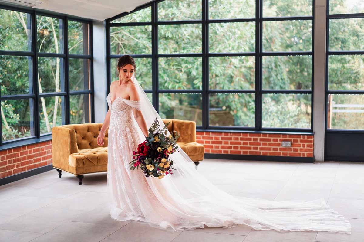 5 Tips on How to Find the Perfect Wedding Dress