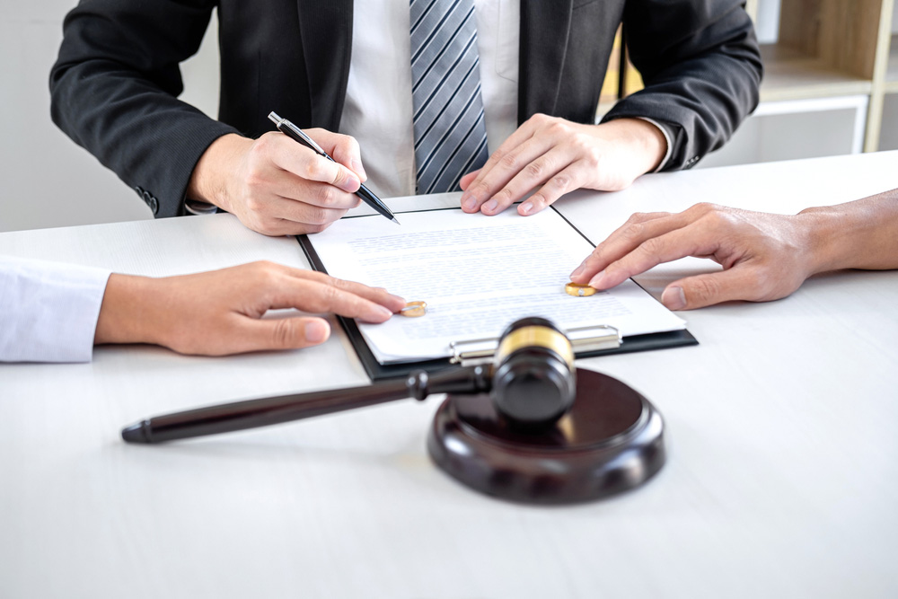 Mediation vs Litigation - Which Approach is Right for Your Divorce Case
