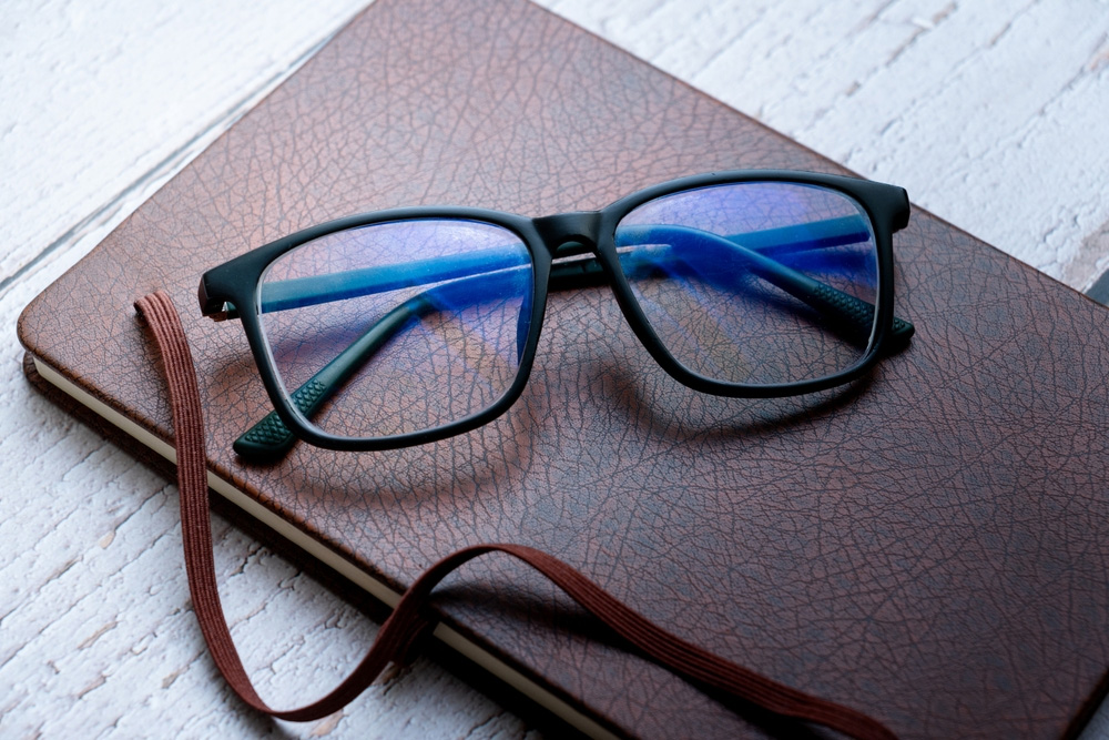 How Blue light glasses can protect your vision