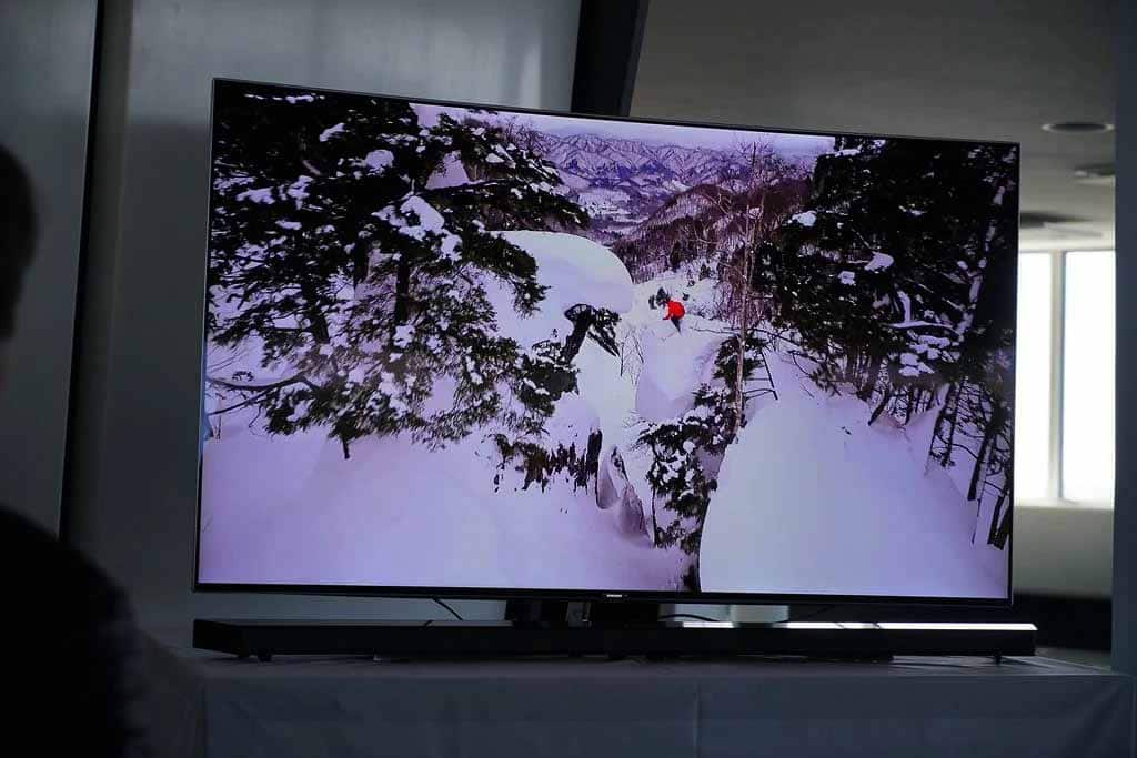 Turn on TCL TV Without Remote 5 Ways