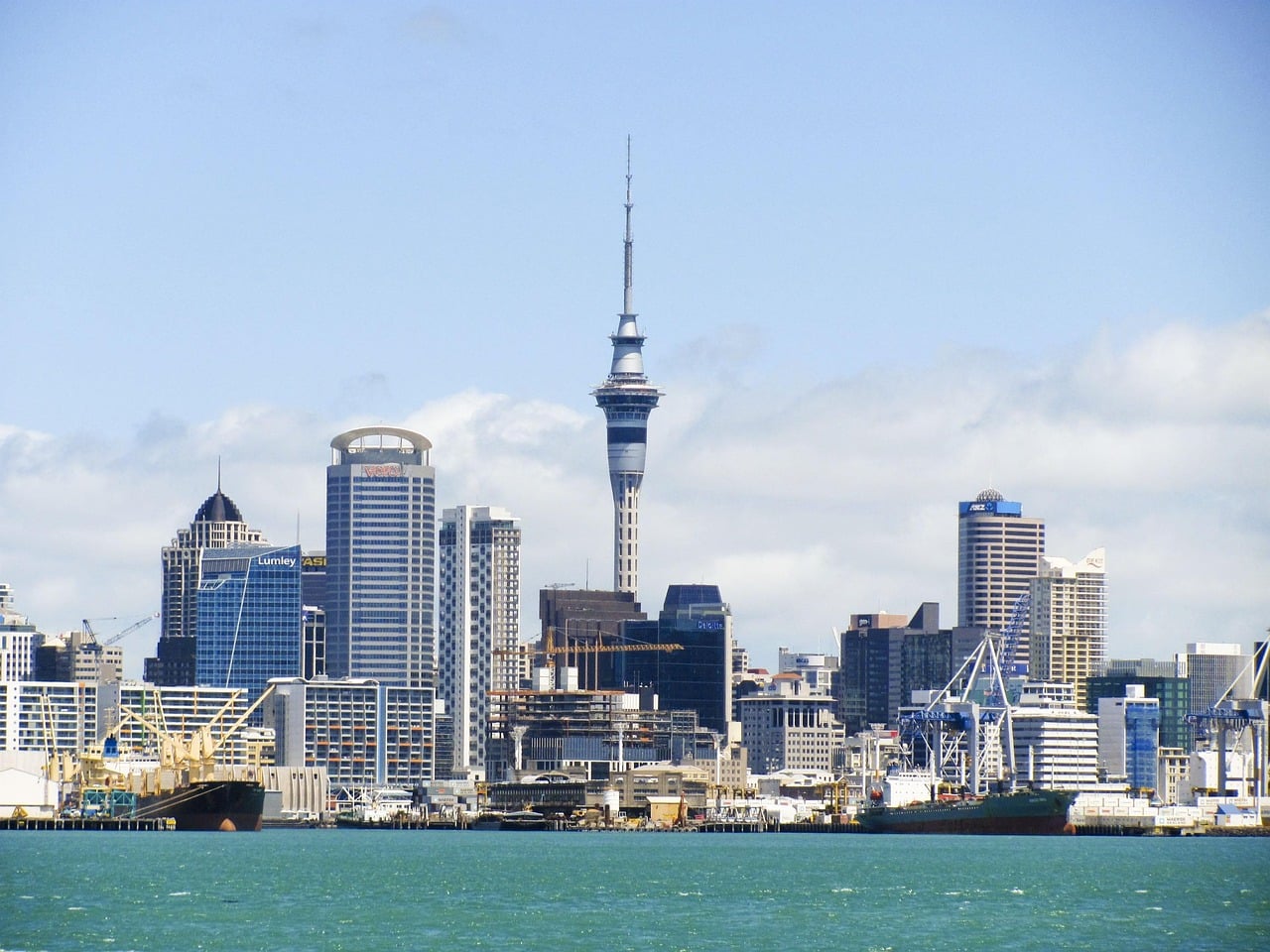 The Lifestyle Pros and Cons of Leaving New Zealand